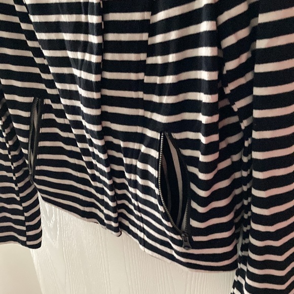 Loft - Picture 2 of 7